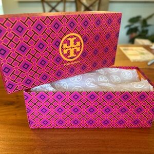 Tory Burch shoe box